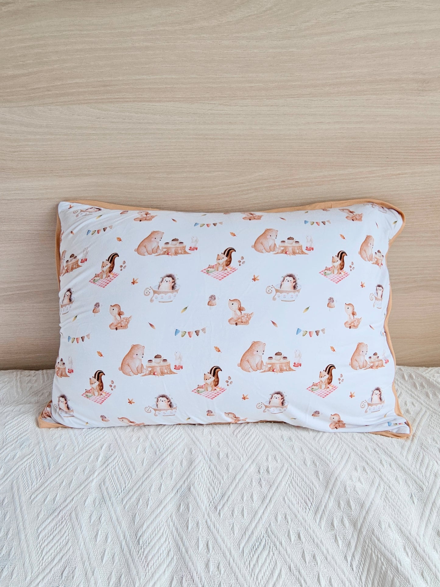 [Pillow] Tea Party Bamboo Pillow