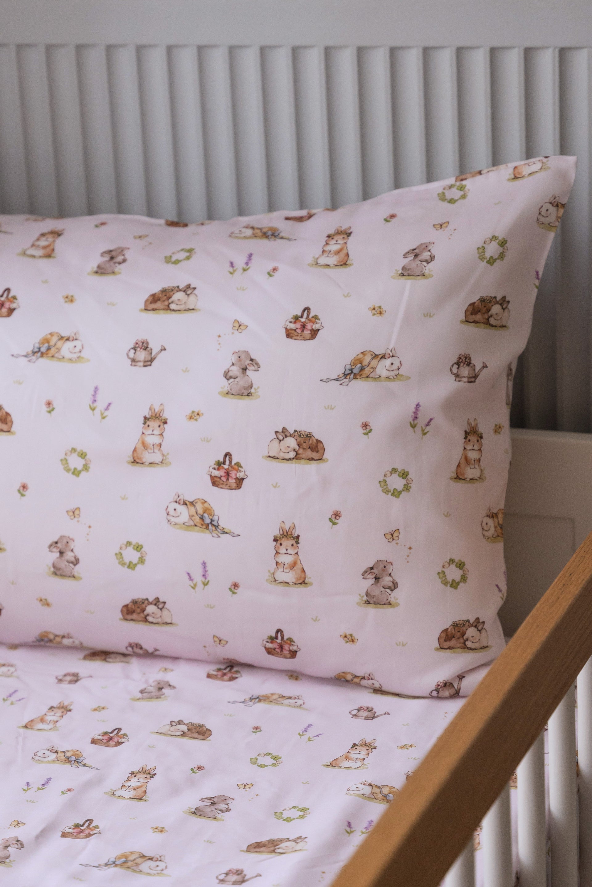 [Adult Pillowcase] - Clover Bunnies Adult Pillowcase (Tencel) (PREORDER)
