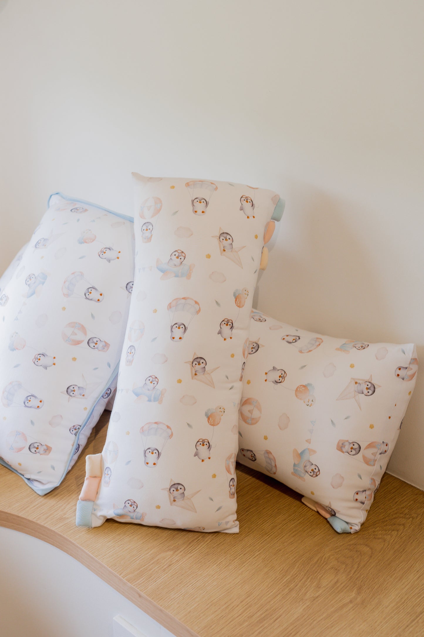 [Pillow] Penguin Explorer Bamboo Pillow