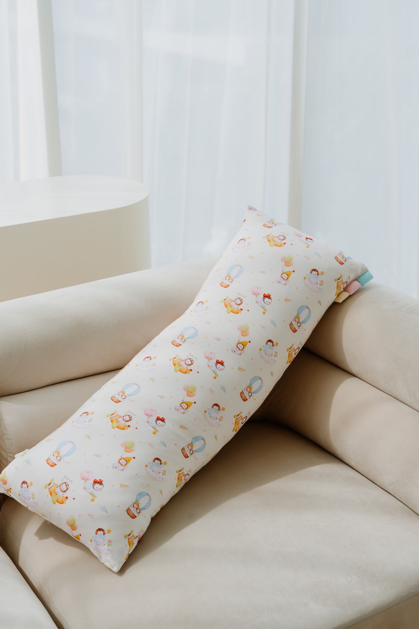 [Pillow] Penguin’s Flying Adventure Bamboo Pillow