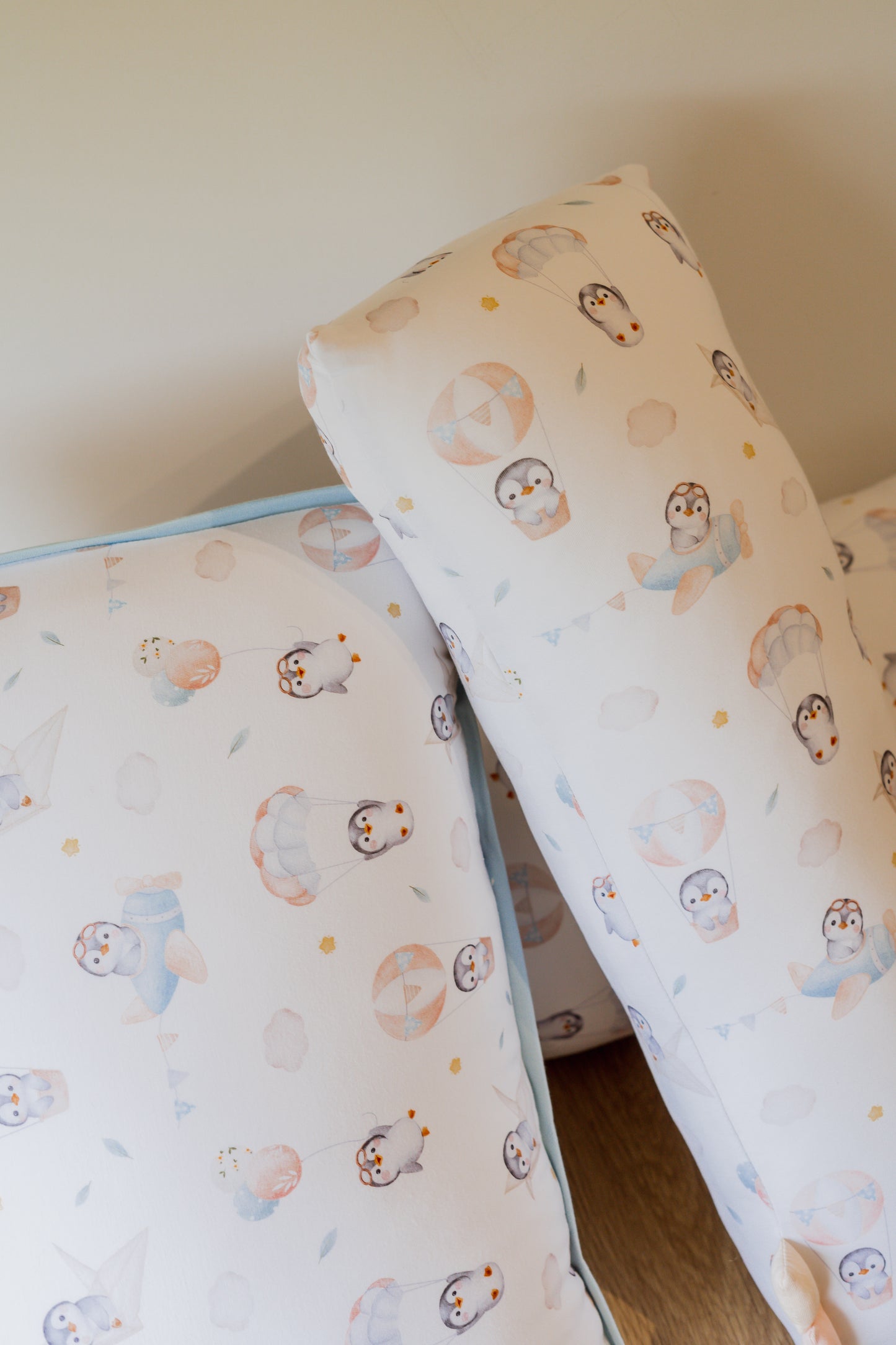 [Pillow] Penguin Explorer Bamboo Pillow