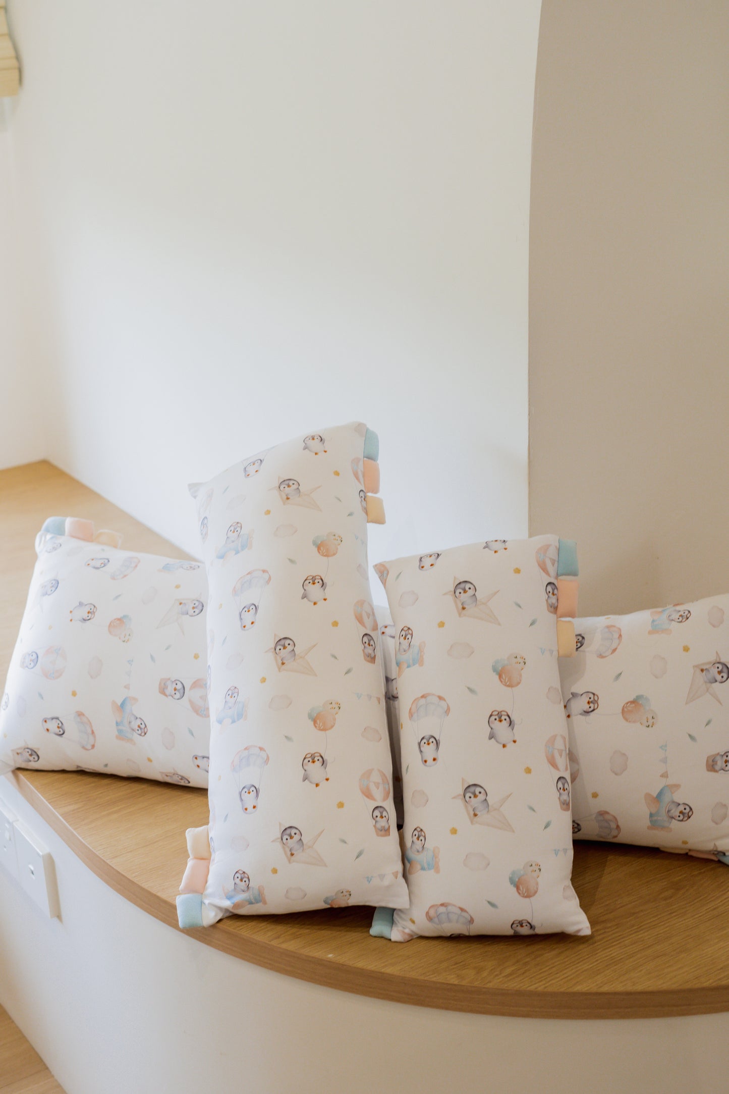 [Pillow] Penguin Explorer Bamboo Pillow