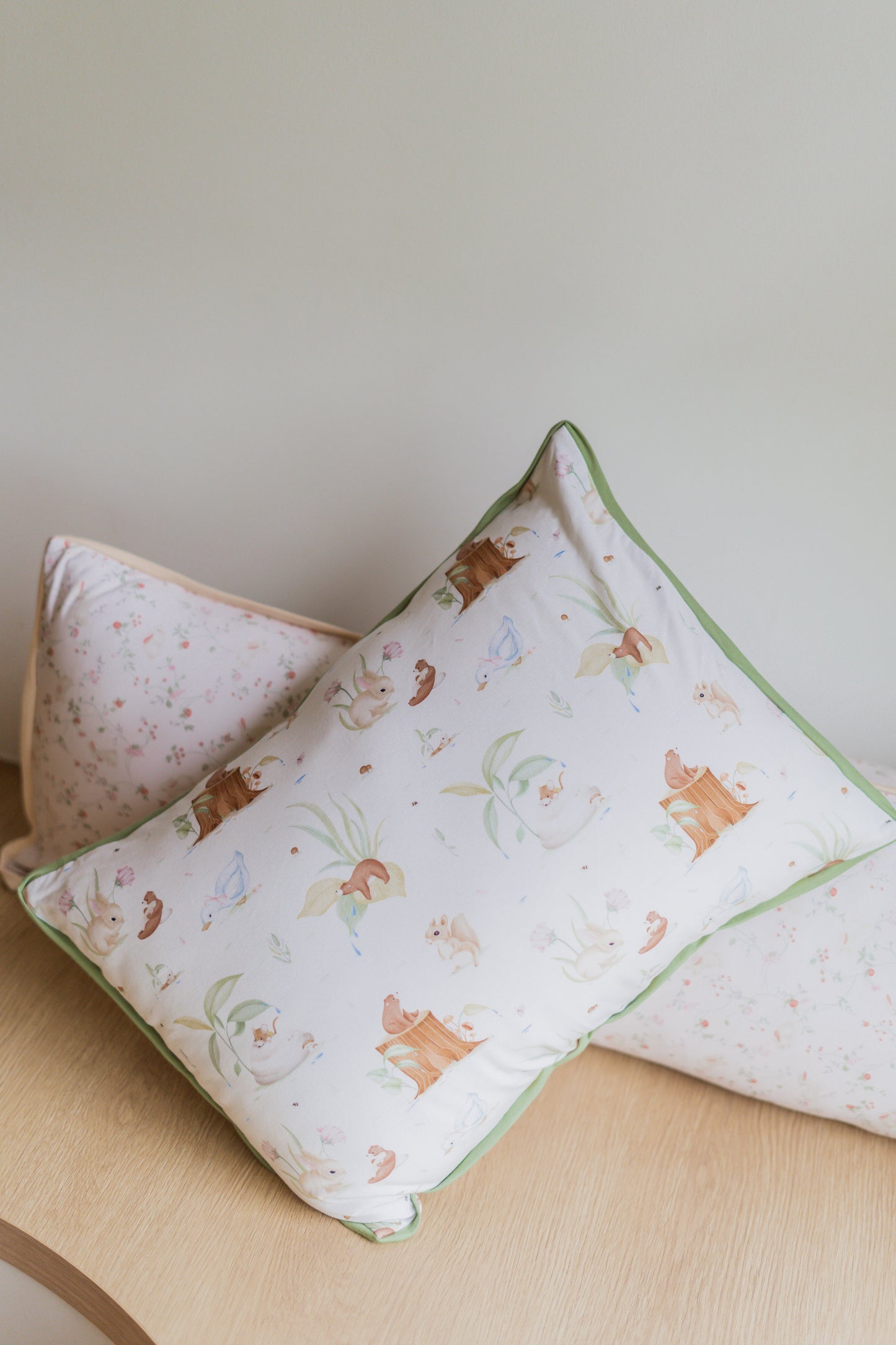 [Pillow] Enchanted Forest Bamboo Pillow