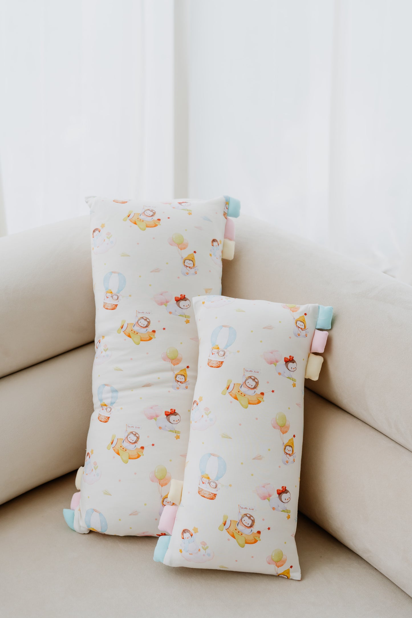 [Case] Penguin Flying Adventure Bamboo Pillow Case