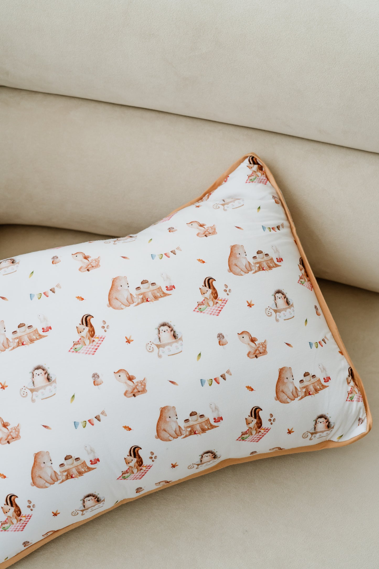 [Pillow] Tea Party Bamboo Pillow