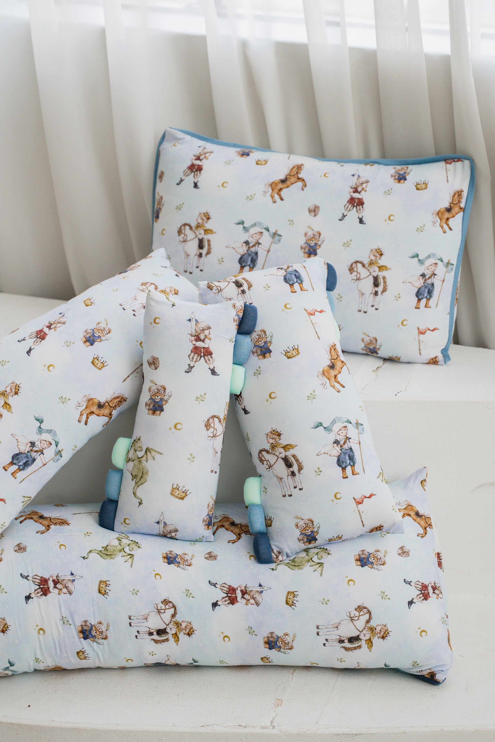 [Pillow] - The Knights' Adventure Pillow