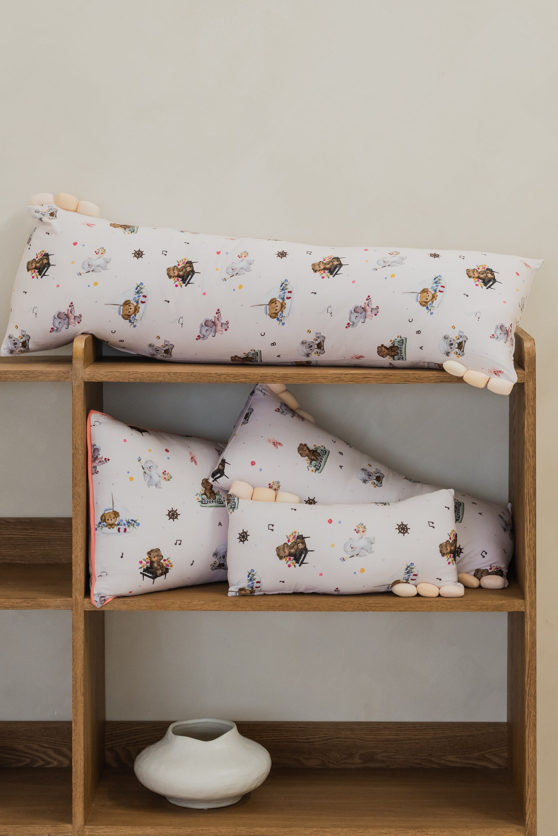 [Pillow] Big Dreamers: Creative Souls