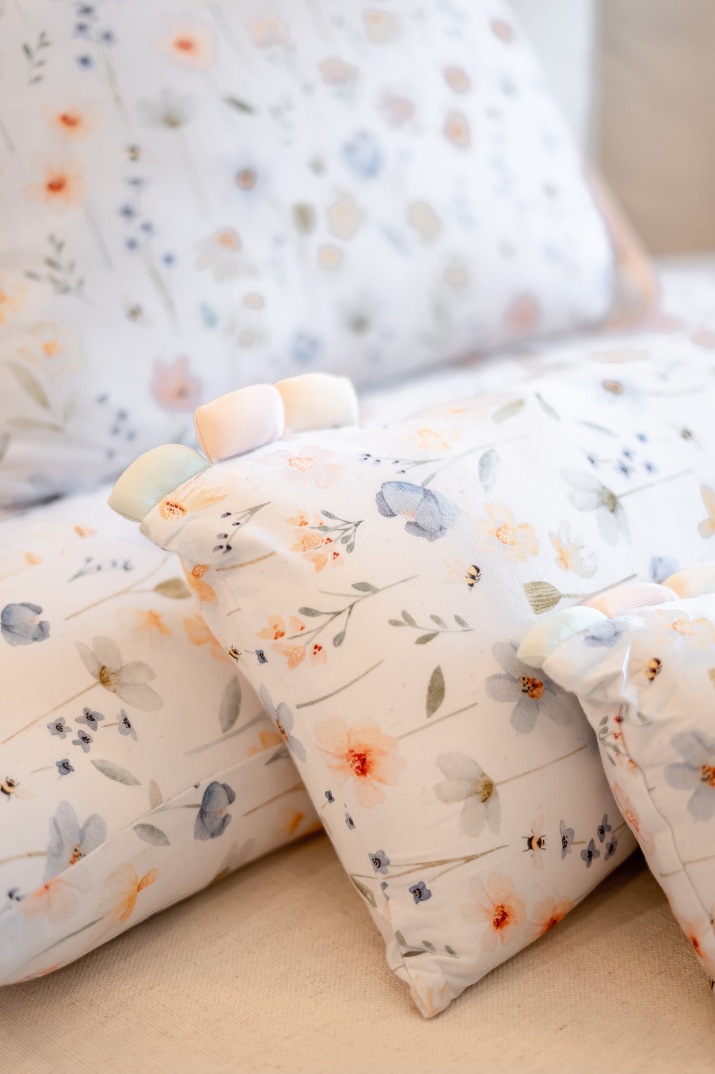 [Case] Floral Soiree Bamboo Pillow