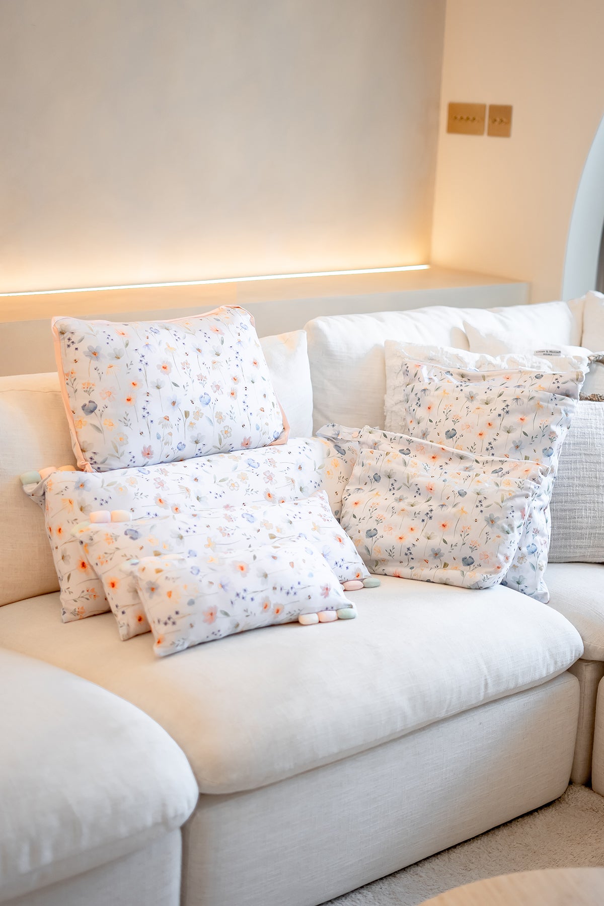 [Case] Floral Soiree Bamboo Pillow