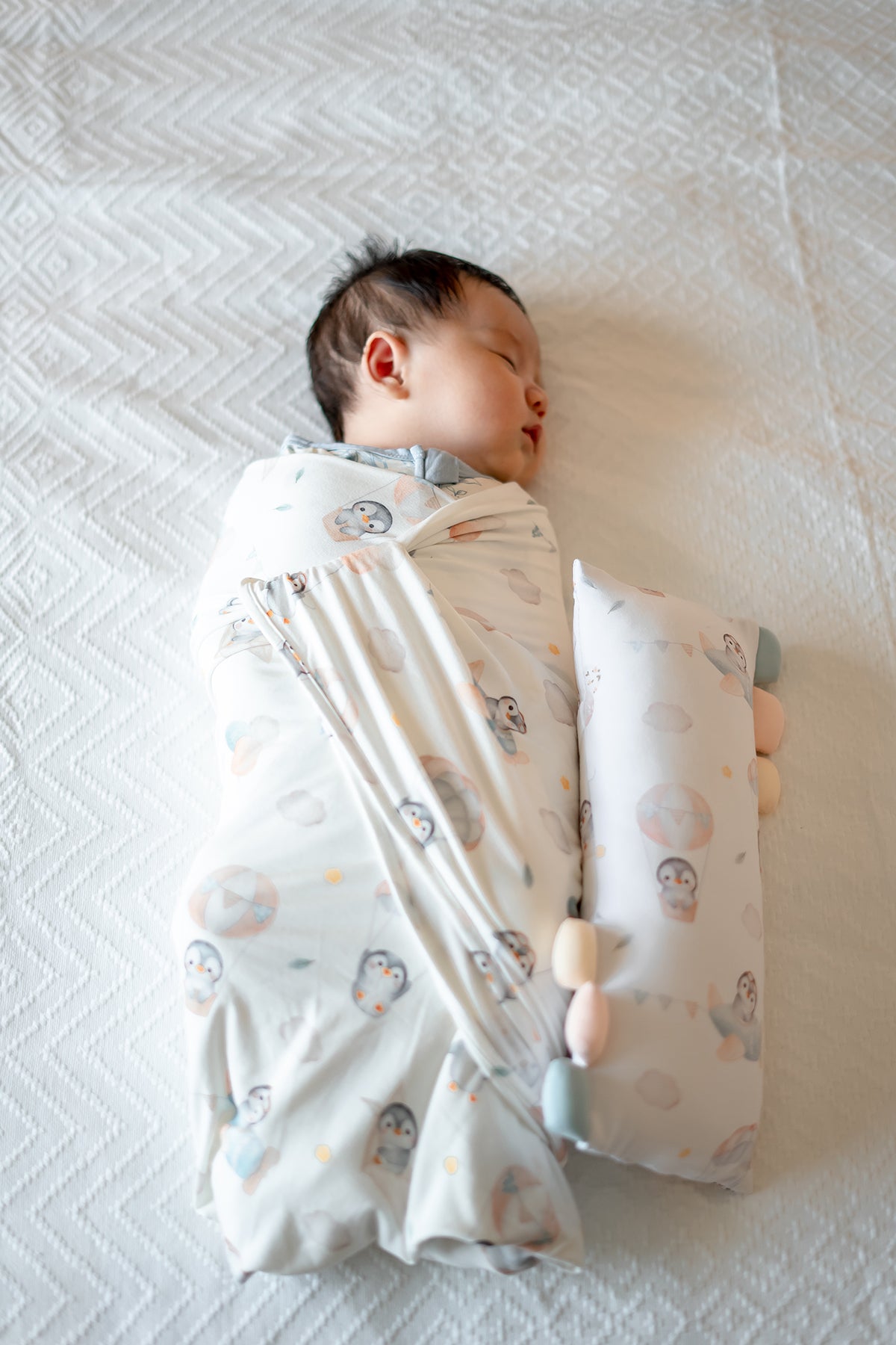 [Blanket] Penguin Explorer Bamboo Swaddle