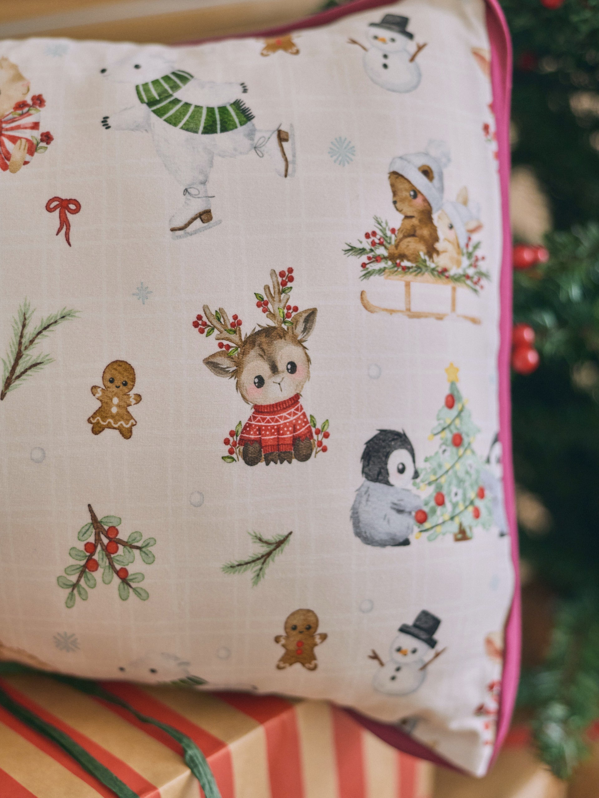 [Pillow] Jolly Christmas Tale Pillow