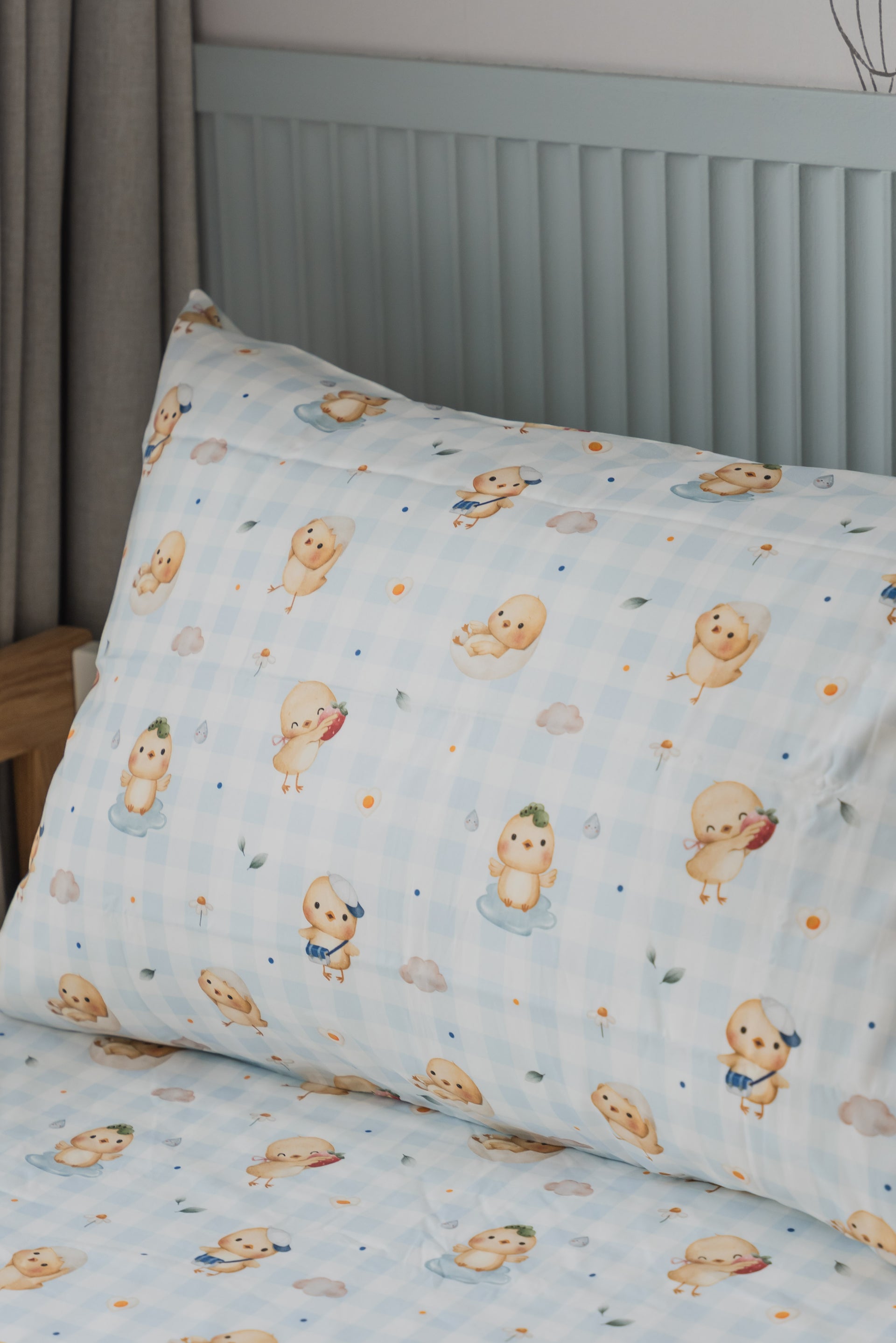 [Pillowcase] Sunny Side Chick Picnic Organic Cotton Pillowcase (Blue Checkered)