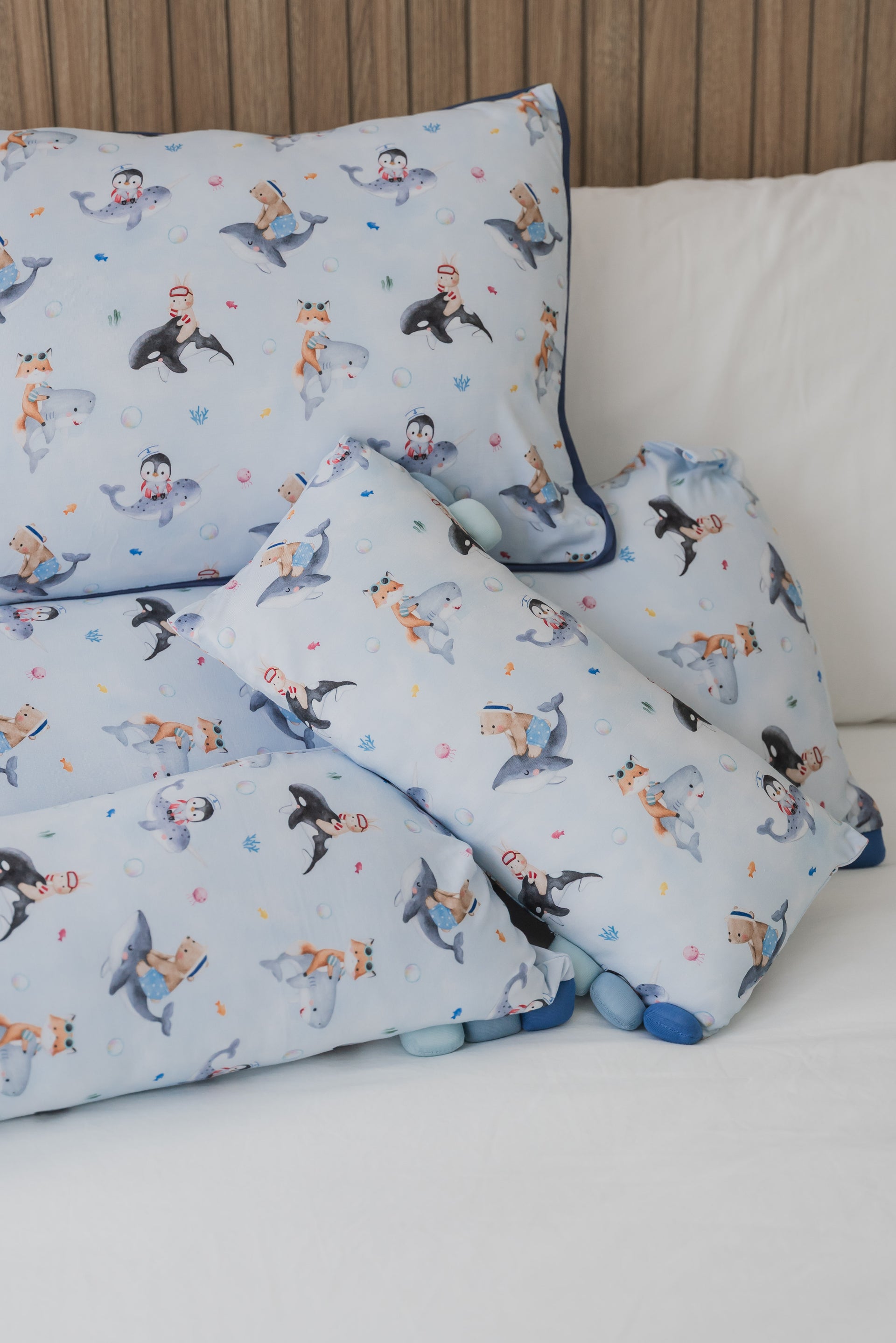[Pillow] Ocean Wanderers Pillow