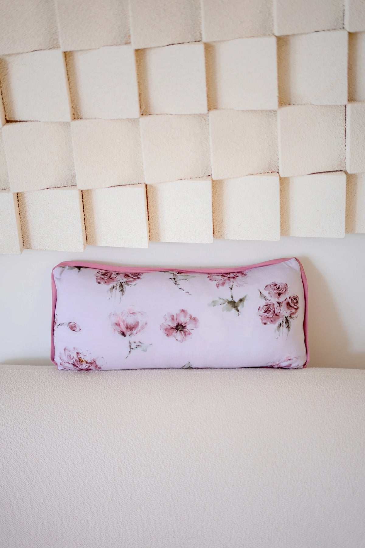 ASSORTED NON VACUMNED PILLOWS