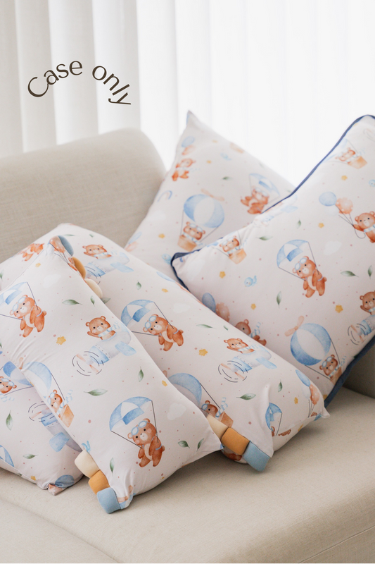 [Case] Explorer Bear Bamboo Pillow