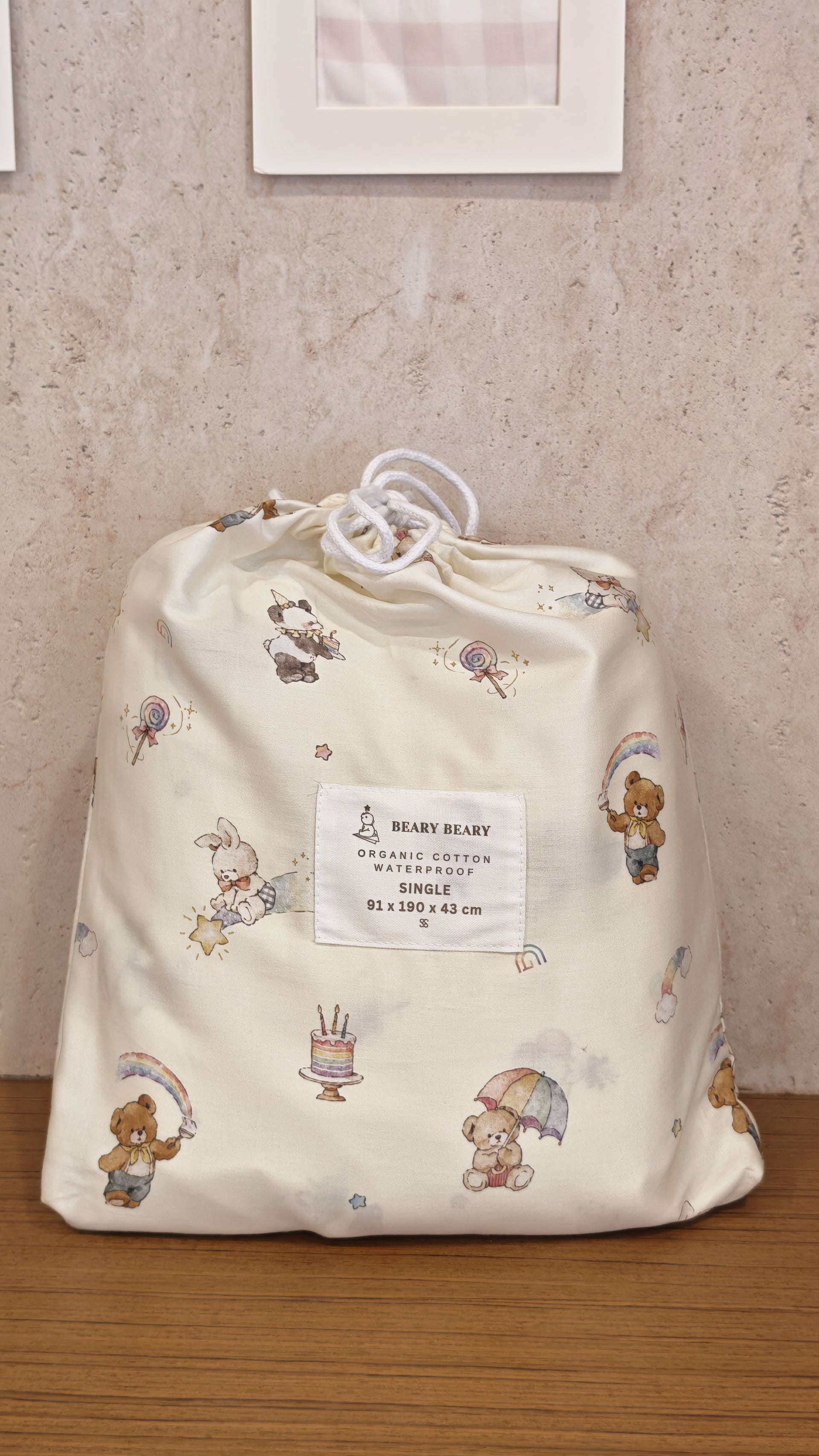Sateen Cotton - Rainbow Dreamland Waterproof Sheet